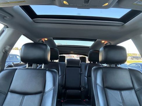 Used 2019 Nissan Pathfinder Platinum image 17