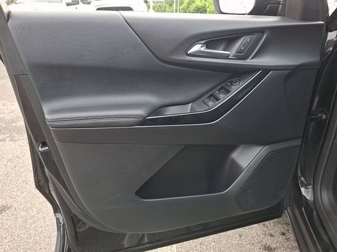 Used 2025 Chevrolet Equinox LT AWD/4WD image 12