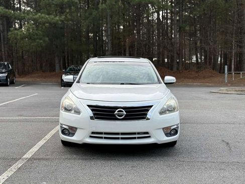 Used 2015 Nissan Altima 2.5 SL w/ Moonroof Package image 2