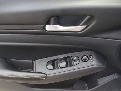 Used 2024 Nissan Altima 2.5 SV FWD image 28