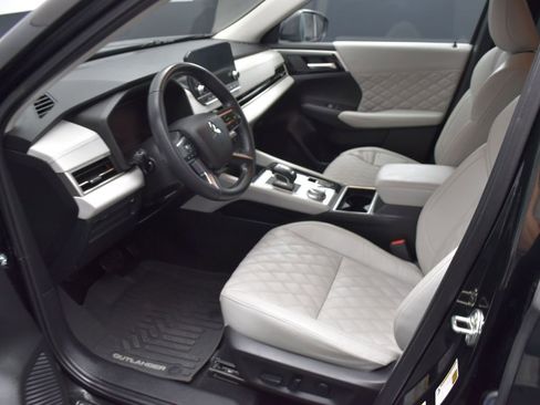 Used 2023 Mitsubishi Outlander SEL 40th Anniversary image 8