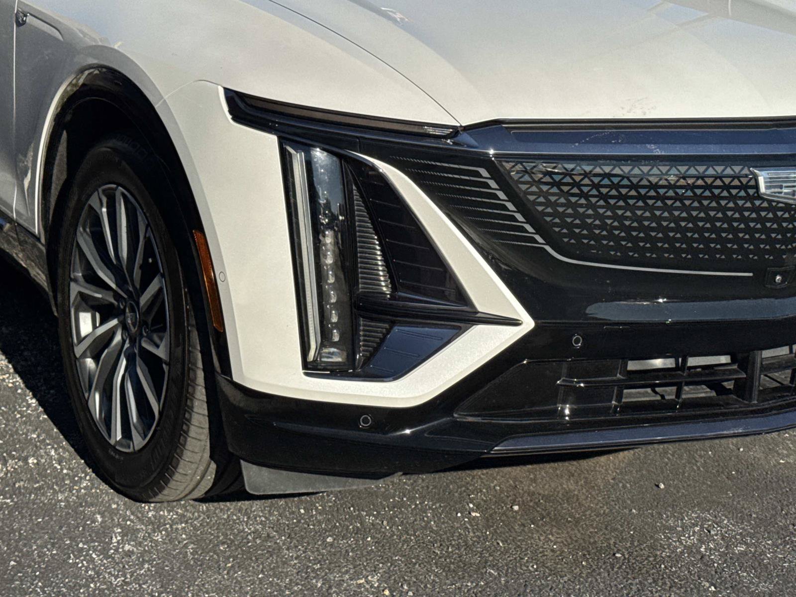 Used 2025 Cadillac Escalade IQ Luxury 1 AWD/4WD image 4