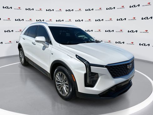 Used 2024 Cadillac XT4 Premium Luxury w/ Technology Package FWD image 1
