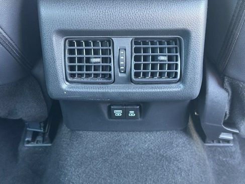 Used 2025 Toyota Camry SE FWD image 15
