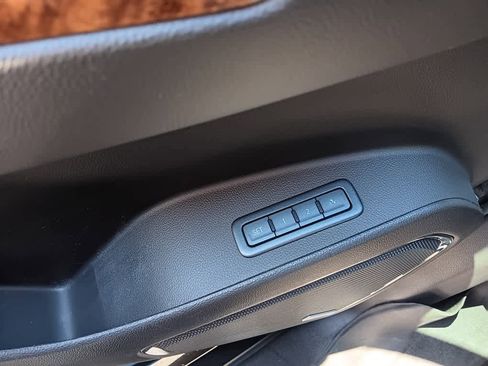 Used 2017 Chevrolet Tahoe Premier AWD/4WD image 29