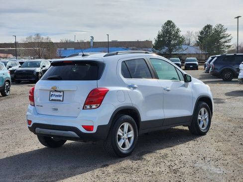 Used 2018 Chevrolet Trax LT w/ LT Convenience Package image 3