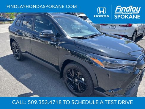 Used 2025 Toyota Corolla Cross AWD Hybrid w/ Moonroof Package image 2