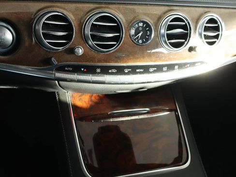 Used 2015 Mercedes-Benz S 550 4MATIC Sedan image 24