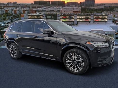 Used 2020 Volvo XC90 T6 Momentum w/ Protection Package Premier AWD/4WD image 1