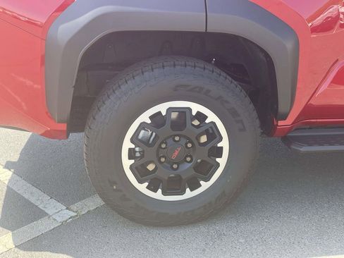 Used 2025 Toyota 4Runner TRD Off-Road image 8