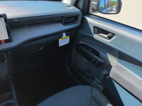 New 2025 Ford Maverick XL image 17