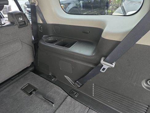 Used 2011 Nissan Pathfinder LE w/ Navigation Pkg image 33