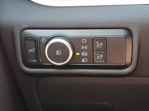 Certified 2024 Ford Explorer XLT w/ Equipment Group 202A AWD/4WD image 29
