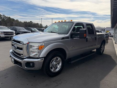 Used 2015 Ford F250 XLT w/ XLT Value Package image 2