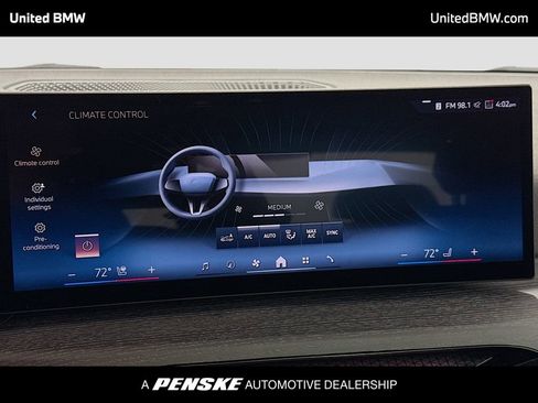 Certified 2025 BMW 330i Sedan image 11