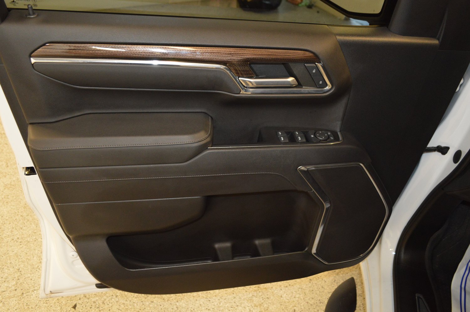 Used 2023 Chevrolet Silverado 1500 RST w/ Redline Edition AWD/4WD image 14