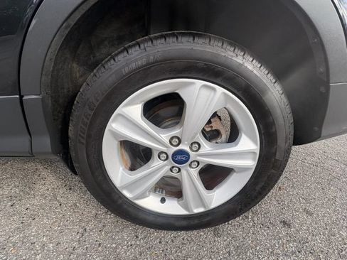 Used 2015 Ford Escape SE w/ Equipment Group 201A AWD/4WD image 10