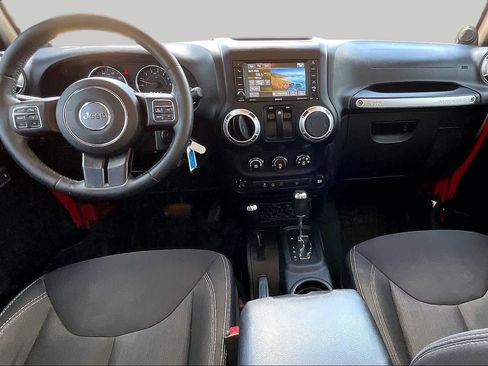Used 2014 Jeep Wrangler Rubicon w/ Power Convenience Group AWD/4WD image 17