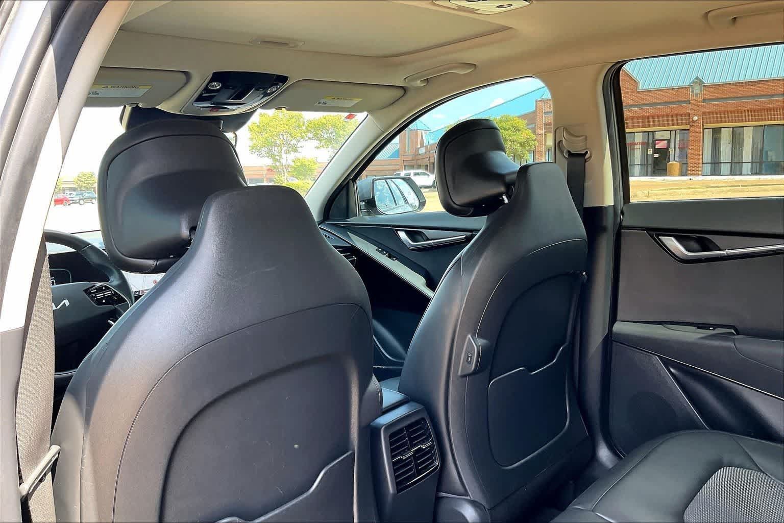 Certified 2023 Kia Niro EX Touring FWD image 12