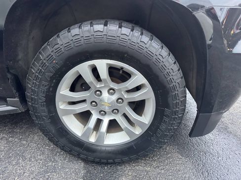 Used 2017 Chevrolet Tahoe LT image 3