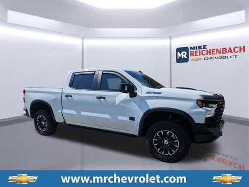 Used 2023 Chevrolet Silverado 1500 ZR2 w/ Technology Package AWD/4WD image 1
