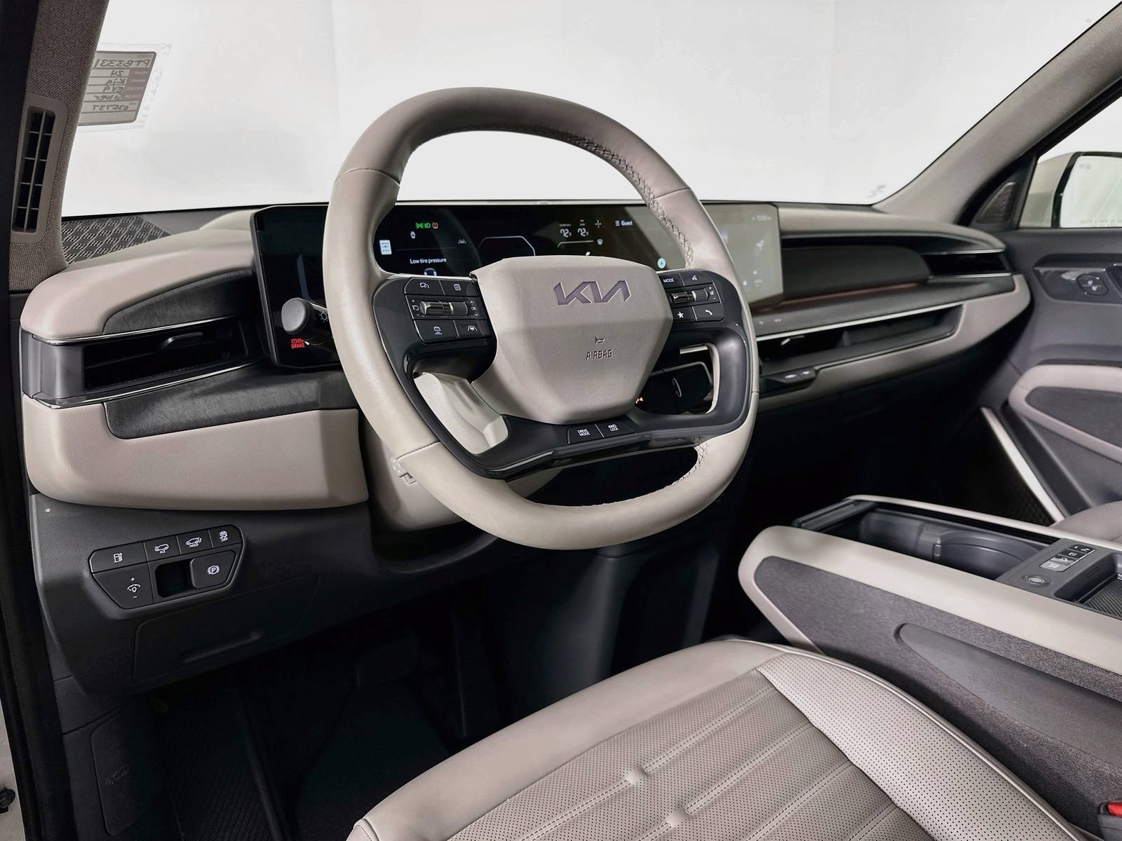 Used 2024 Kia EV9 Land AWD/4WD image 9