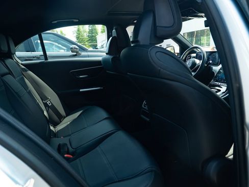 Used 2023 Mercedes-Benz C 300 Sedan image 23