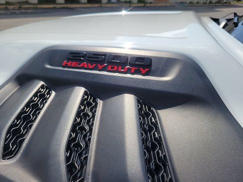 Used 2024 RAM 2500 Limited AWD/4WD image 10
