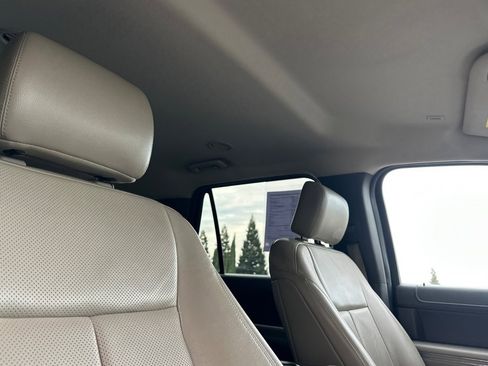 Used 2018 Ford Expedition XLT w/ Equipment Group 202A image 15