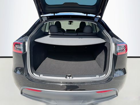 Used 2025 Tesla Model Y Long Range AWD/4WD image 12