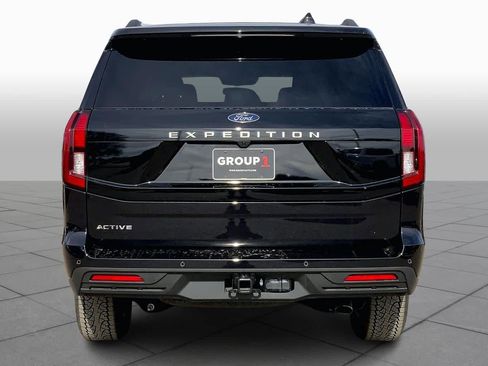 New 2025 Ford Expedition Active image 4
