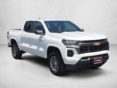 Used 2023 Chevrolet Colorado LT RWD image 3
