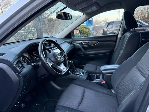 Used 2017 Nissan Rogue SV w/ SV Premium Package AWD/4WD image 27