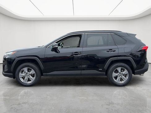 Used 2025 Toyota RAV4 XLE w/ Convenience Package AWD/4WD image 7