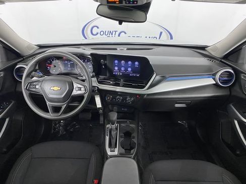 Used 2025 Chevrolet Trax LS w/ LS Convenience Package FWD image 14