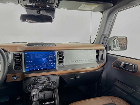 Used 2024 Ford Bronco Outer Banks w/ Sasquatch Package AWD/4WD image 33