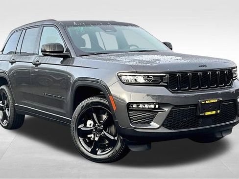 New 2025 Jeep Grand Cherokee Limited w/ Black Appearance Package image 1