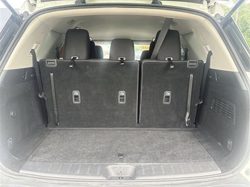 Certified 2022 Nissan Pathfinder SV image 25