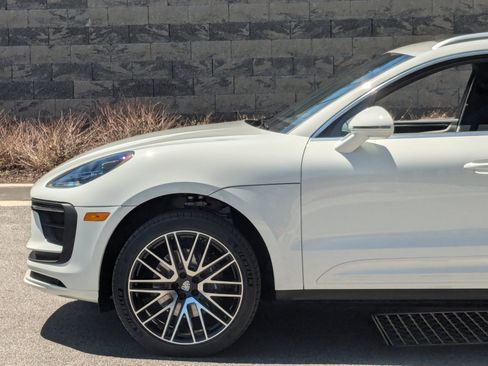 New 2026 Porsche Macan AWD/4WD image 11