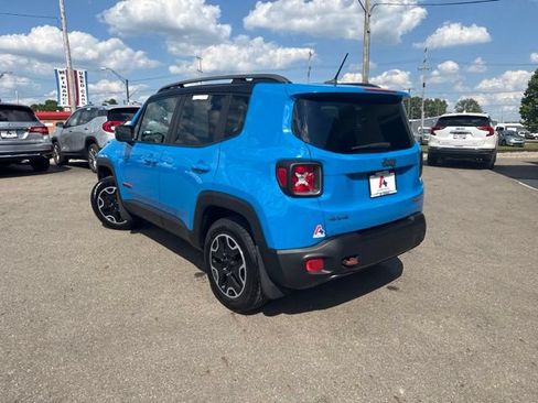 Used 2015 Jeep Renegade Trailhawk w/ Popular Equipment Group AWD/4WD image 5