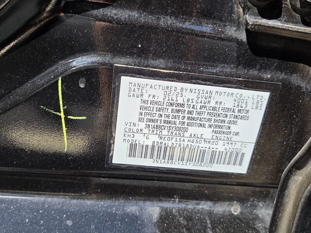 Used 2025 Nissan Sentra SV FWD image 4