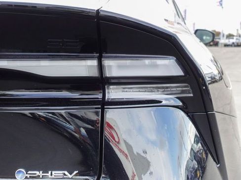 New 2026 Toyota Prius Plug-In Hybrid FWD image 7
