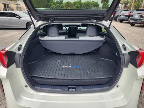 Used 2018 Toyota Prius Prime Advanced image 27