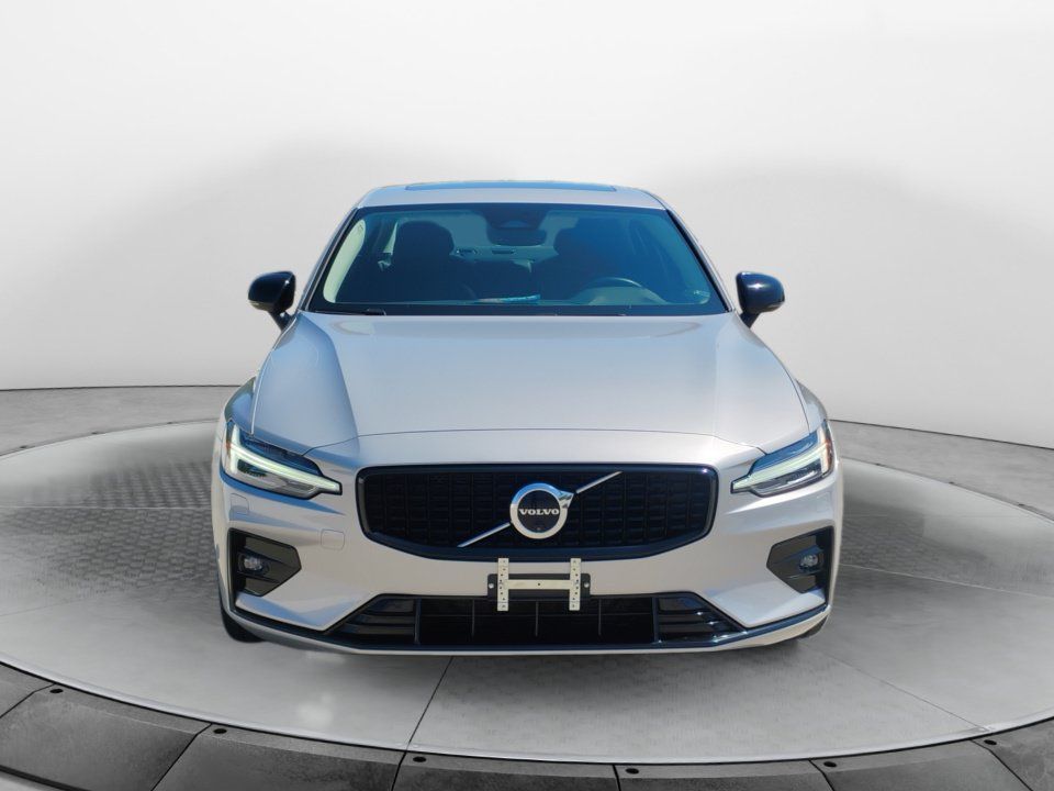 Used 2024 Volvo S60 B5 Plus FWD image 2