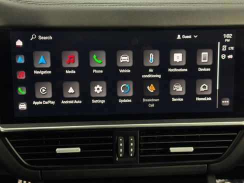 Used 2023 Porsche Cayenne S Platinum image 30