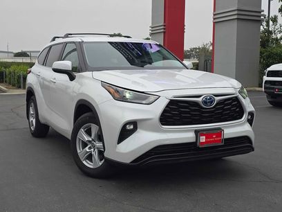 Used 2023 Toyota Highlander LE
