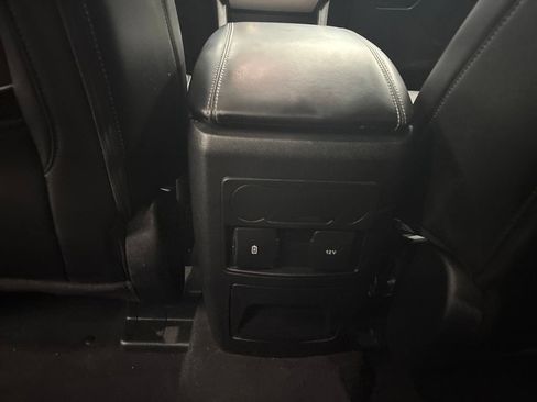 Used 2024 Ford Explorer XLT w/ Equipment Group 202A AWD/4WD image 25