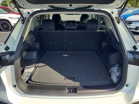 Used 2025 Volkswagen Tiguan S image 11