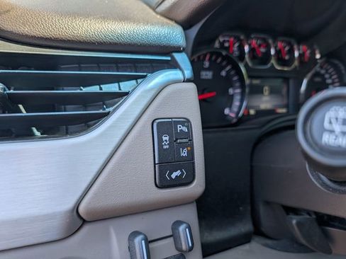 Used 2015 GMC Yukon XL SLE w/ Convenience Package AWD/4WD image 11