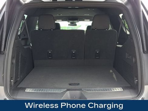 Used 2025 Chevrolet Suburban Premier AWD/4WD image 31